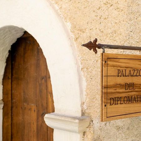 贝尔蒙特卡拉布罗Palazzo Del Diplomatico别墅 外观 照片