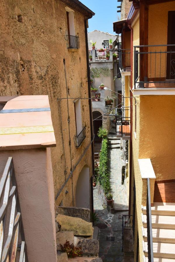贝尔蒙特卡拉布罗Palazzo Del Diplomatico别墅 外观 照片